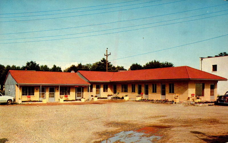 Humphreys Motel (Humphrey Motel, Happys Inn Motel) - Vintage Postcard
